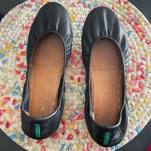 Tieks in black and size 9. Great condition!